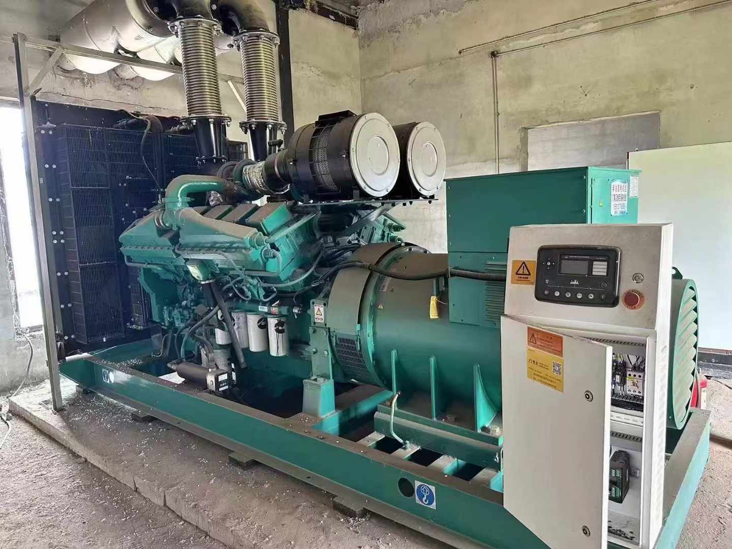 九龙无功补偿装置的性能评估需要考虑哪些因素？