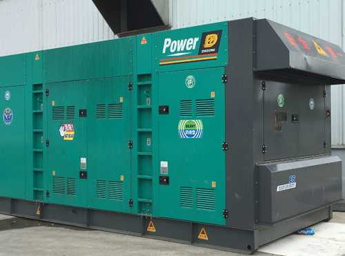 九龙升级发电机组的过程中需要注意哪些安全事项？